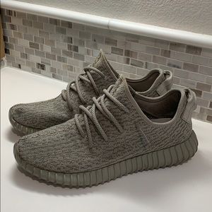 AUTHENTHIC Yeezy boost 350 Moonrock